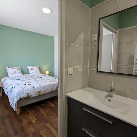 Maison Spacieuse Avec Piscine Privee, Climatisation, Wi-fi, Animaux Acceptes Et Parking - Fr-1-653-268 Montbron