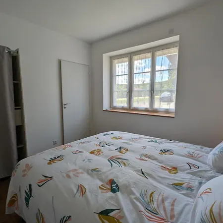 Maison Spacieuse Avec Piscine Privee, Climatisation, Wi-fi, Animaux Acceptes Et Parking - Fr-1-653-268 * Montbron