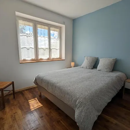 Maison Spacieuse Avec Piscine Privee, Climatisation, Wi-fi, Animaux Acceptes Et Parking - Fr-1-653-268 * Montbron