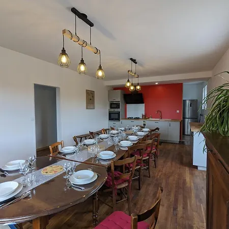 Maison Spacieuse Avec Piscine Privée, Climatisation, Wi-fi, Animaux Acceptés Et Parking - Fr-1-653-268 Montbron