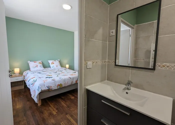 Maison Spacieuse Avec Piscine Privee, Climatisation, Wi-fi, Animaux Acceptes Et Parking - Fr-1-653-268 Montbron