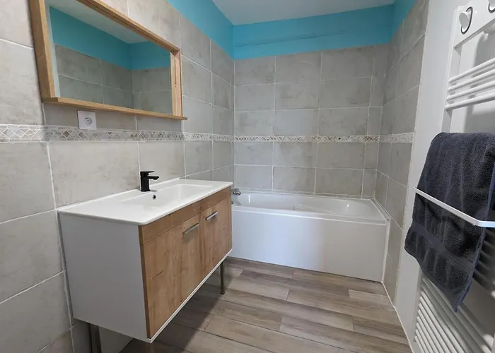 Casa de Férias Maison Spacieuse Avec Piscine Privee, Climatisation, Wi-fi, Animaux Acceptes Et Parking - Fr-1-653-268 Montbron