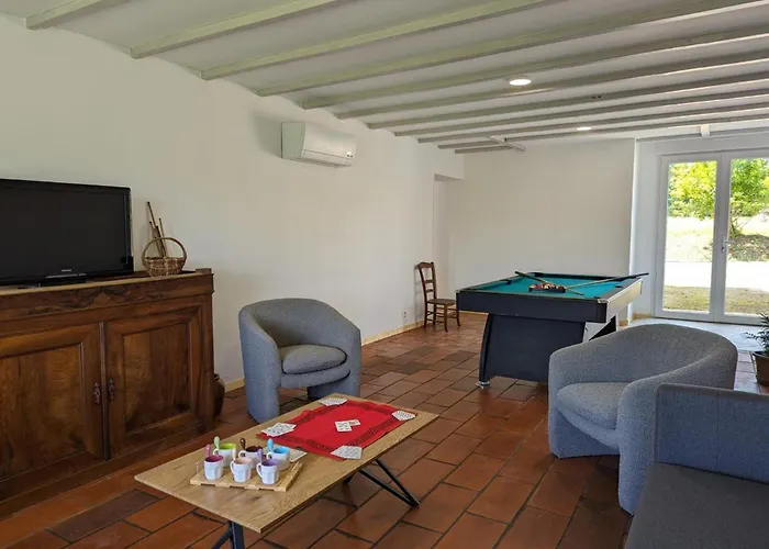 Casa de Férias Maison Spacieuse Avec Piscine Privee, Climatisation, Wi-fi, Animaux Acceptes Et Parking - Fr-1-653-268 *