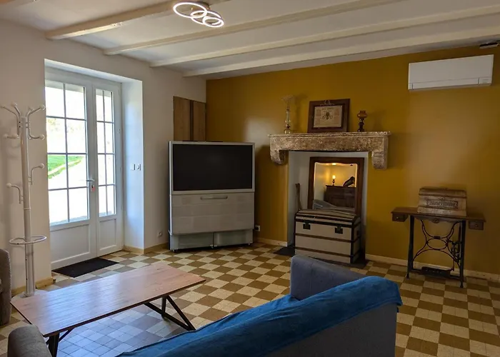 Maison Spacieuse Avec Piscine Privee, Climatisation, Wi-fi, Animaux Acceptes Et Parking - Fr-1-653-268